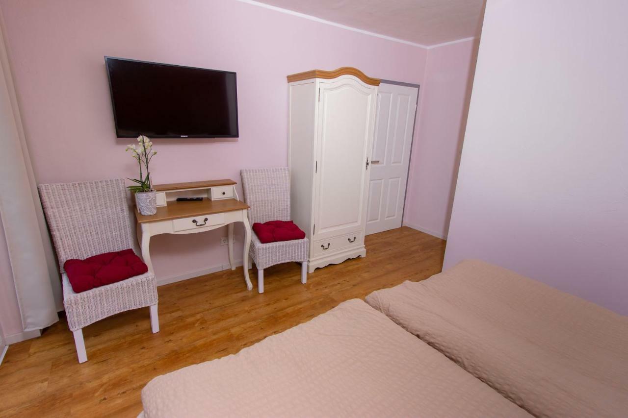 Weingut Gerd Muellers Hotel Kröv Buitenkant foto
