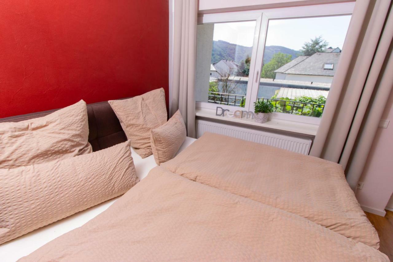 Weingut Gerd Muellers Hotel Kröv Buitenkant foto