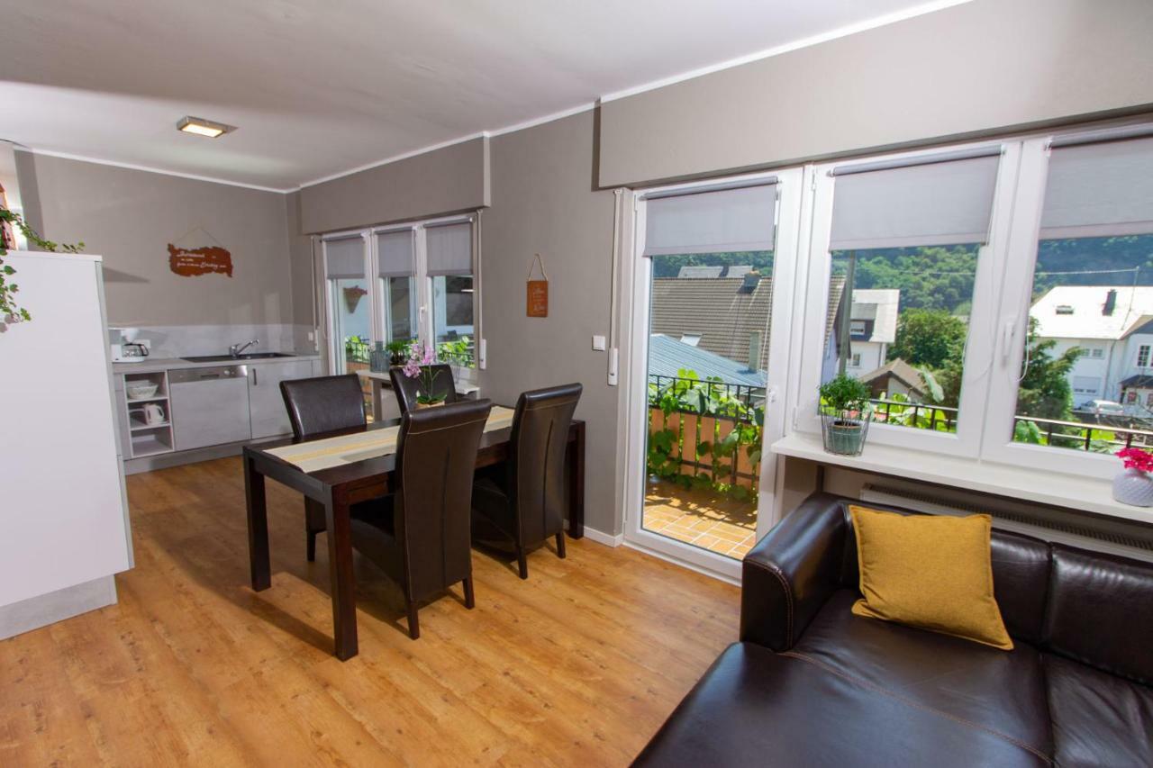 Weingut Gerd Muellers Hotel Kröv Buitenkant foto