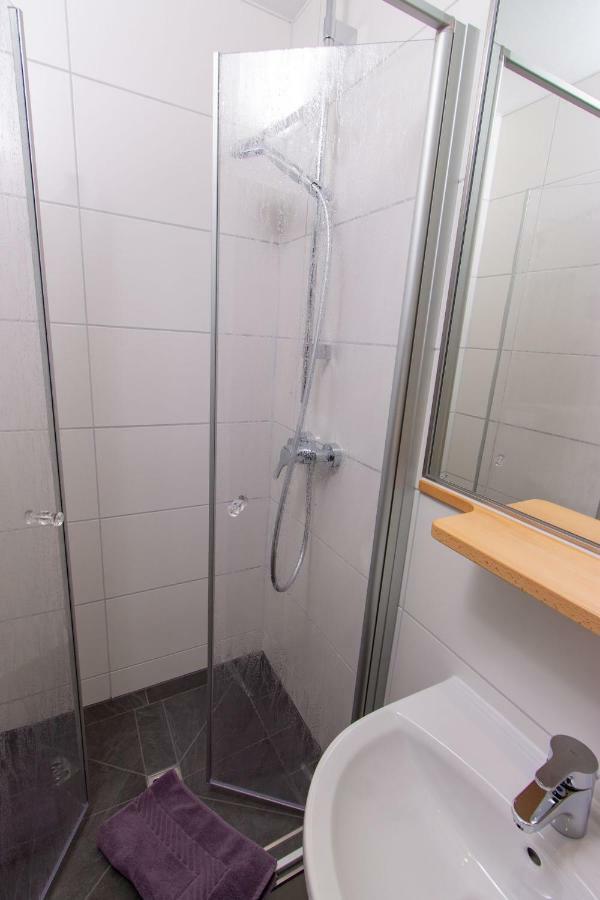 Weingut Gerd Muellers Hotel Kröv Buitenkant foto