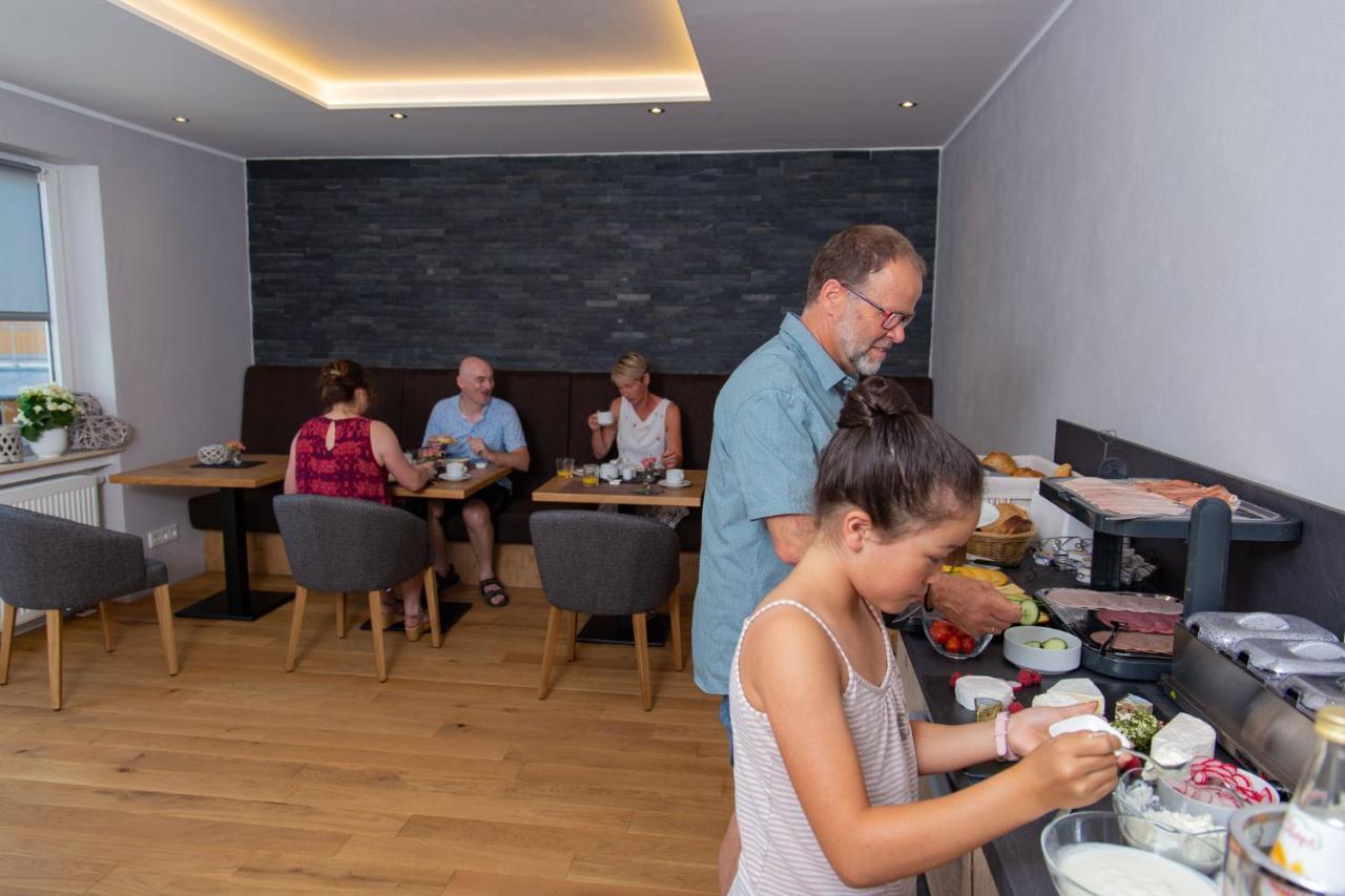 Weingut Gerd Muellers Hotel Kröv Buitenkant foto